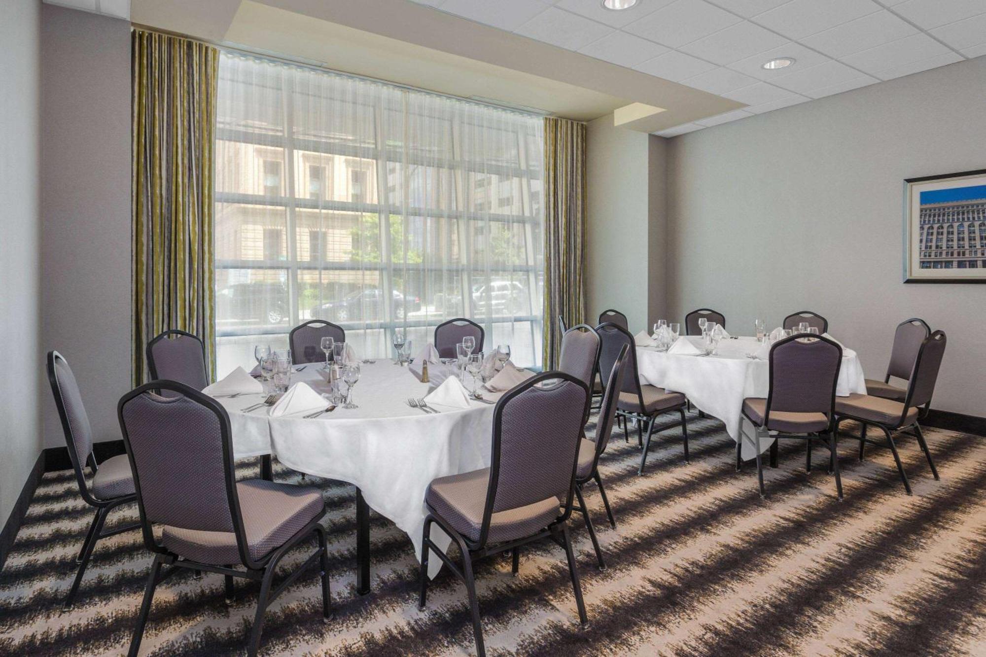 Wyndham Garden Buffalo Downtown Esterno foto