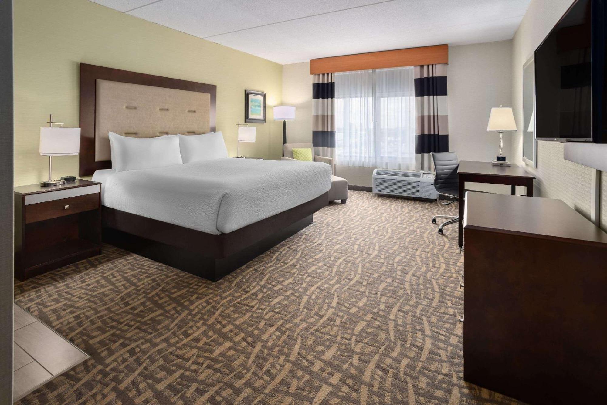 Wyndham Garden Buffalo Downtown Esterno foto